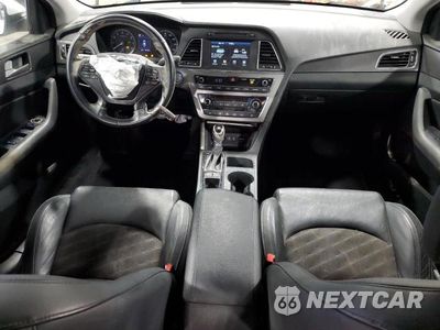 Zdjęcie 8 z 12 samochodu: 2017 HYUNDAI SONATA SPORT VIN:5NPE34AF1HH594510 - miniatura