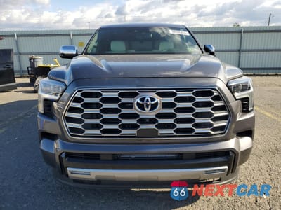 Piąte zdjęcie samochodu w środku: 2024 TOYOTA SEQUOIA SR5 VIN:7SVAAABA1RX040272 - miniatura