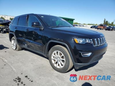 Czwarte zdjęcie samochodu z boku: 2022 JEEP GRAND CHEROKEE LAREDO E VIN:1C4RJEAG9NC154998 - miniatura