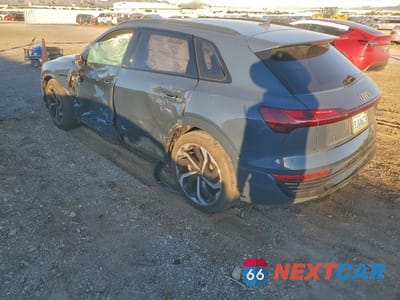 Drugie zdjęcie samochodu z przodu: 2024 AUDI Q8 E-TRON PREMIUM PLUS VIN:WA15AAGE7RB030800 - miniatura