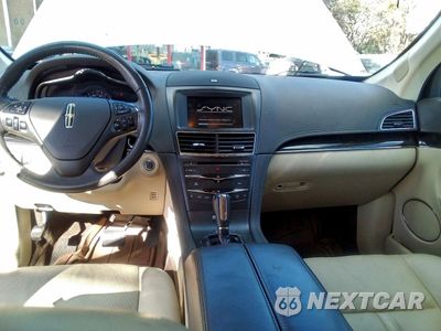 Zdjęcie 9 z 10 samochodu: 2014 LINCOLN MKT VIN:2LMHJ5AT1EBL57540 - miniatura