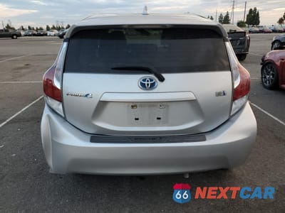 Zdjęcie 6 z 12 samochodu: 2016 TOYOTA PRIUS C VIN:JTDKDTB3XG1134296 - miniatura