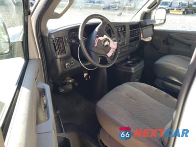 Zdjęcie 8 z 13 samochodu: 2019 CHEVROLET EXPRESS G3500 VIN:1GB0GRFG8K1366620 - miniatura