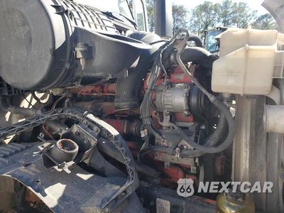 Zdjęcie 7 z 10 samochodu: 2017 VOLVO VNL SEMI TRUCK VIN:4V4N39TG5HN988079 - miniatura