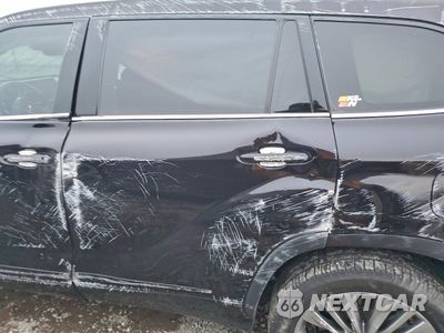 Zdjęcie 13 z 14 samochodu: 2022 TOYOTA HIGHLANDER VIN:5TDFARAH2NS015376 - miniatura