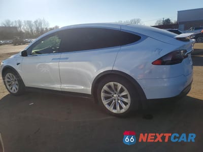 Drugie zdjęcie samochodu z przodu: 2021 TESLA MODEL X VIN:5YJXCBE25MF322121 - miniatura