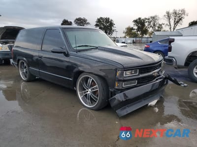 Czwarte zdjęcie samochodu z boku: 1997 CHEVROLET TAHOE K1500 VIN:3GNEK18R5VG155386 - miniatura