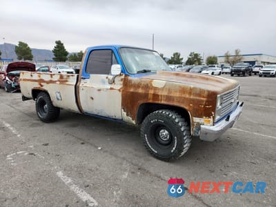 Czwarte zdjęcie samochodu z boku: 1983 CHEVROLET C10 VIN:1GCEC14H3DJ155841 - miniatura