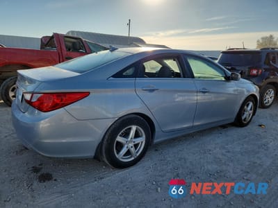 Trzecie zdjęcie samochodu z tyłu: 2011 HYUNDAI SONATA GLS VIN:5NPEB4AC8BH075096 - miniatura