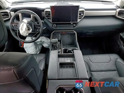 Zdjęcie 8 z 12 samochodu: 2023 TOYOTA TUNDRA CREWMAX LIMITED VIN:5TFJC5DB8PX022186 - miniatura