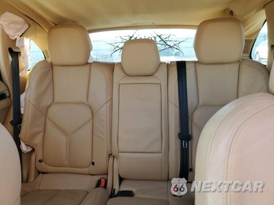 Zdjęcie 10 z 16 samochodu: 2012 PORSCHE CAYENNE VIN:WP1AA2A24CLA10531 - miniatura
