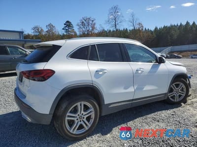 Trzecie zdjęcie samochodu z tyłu: 2021 MERCEDES-BENZ GLA 250 VIN:W1N4N4GB8MJ254176 - miniatura