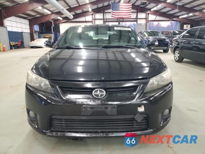 Piąte zdjęcie samochodu w środku: 2013 TOYOTA SCION TC VIN:JTKJF5C73D3045133 - miniatura