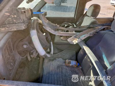Zdjęcie 7 z 12 samochodu: 2005 CHEVROLET SILVERADO C1500 VIN:2GCEC13T751391765 - miniatura