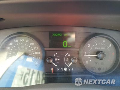 Zdjęcie 9 z 12 samochodu: 2007 MERCURY GRAND MARQUIS LS VIN:2MEFM75V87X628121 - miniatura