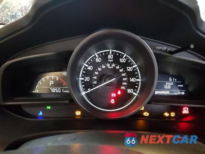 Zdjęcie 9 z 12 samochodu: 2018 MAZDA 3 TOURING VIN:3MZBN1V34JM186589 - miniatura