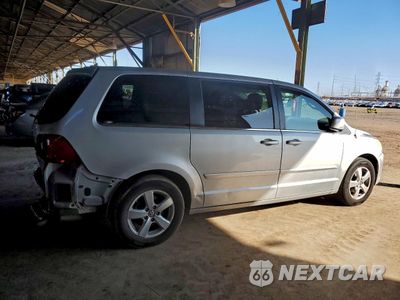 Trzecie zdjęcie samochodu z tyłu: 2010 VOLKSWAGEN ROUTAN SE VIN:2V4RW3D12AR268314 - miniatura
