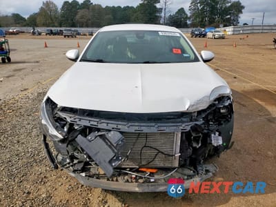 Piąte zdjęcie samochodu w środku: 2019 BUICK REGAL ESSENCE VIN:W04GP6SXXK1035286 - miniatura