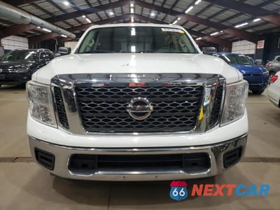 Piąte zdjęcie samochodu w środku: 2017 NISSAN TITAN S VIN:1N6AA1EK5HN555894 - miniatura
