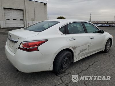Trzecie zdjęcie samochodu z tyłu: 2015 NISSAN ALTIMA 2.5 VIN:1N4AL3AP8FC235963 - miniatura