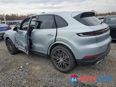 Drugie zdjęcie samochodu z przodu: 2025 PORSCHE CAYENNE VIN:WP1AA2AY1SDA05624 - miniatura