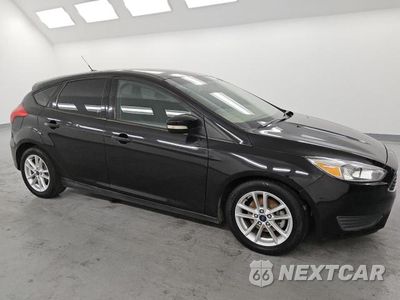 Czwarte zdjęcie samochodu z boku: 2017 FORD FOCUS SE VIN:1FADP3K21HL278287 - miniatura