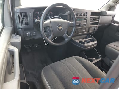 Zdjęcie 8 z 13 samochodu: 2023 CHEVROLET EXPRESS 2500 DELIVERY VAN VIN:1GCWGAFP8P1127759 - miniatura