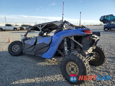Trzecie zdjęcie samochodu z tyłu: 2024 CAN-AM MAVERICK X3 MAX X RS TURBO RR VIN:3JBVNAV27RE000124 - miniatura