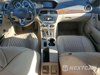 Zdjęcie 8 z 12 samochodu: 2014 MERCEDES-BENZ C 250 VIN:WDDGF4HB2ER315031 - miniatura