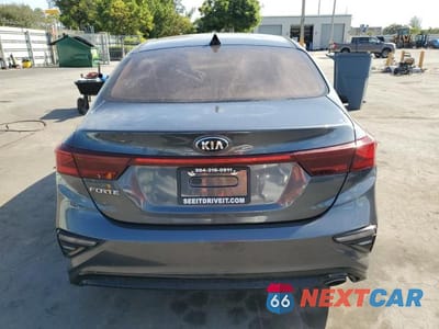 Zdjęcie 6 z 11 samochodu: 2019 KIA FORTE VIN:3KPF24AD3KE081132 - miniatura