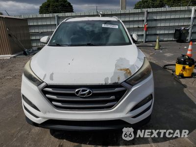 Piąte zdjęcie samochodu w środku: 2018 HYUNDAI TUCSON SEL VIN:KM8J33A40JU627527 - miniatura