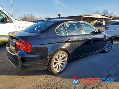Trzecie zdjęcie samochodu z tyłu: 2011 BMW 328 I SULEV VIN:WBAPH5G57BNM81227 - miniatura