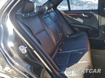Zdjęcie 17 z 22 samochodu: 2012 MERCEDES-BENZ C 250 VIN:WDDGF4HB9CR221595 - miniatura