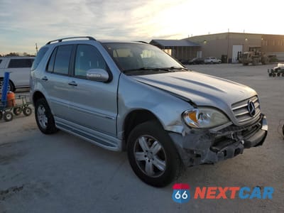 Czwarte zdjęcie samochodu z boku: 2005 MERCEDES-BENZ ML 350 VIN:4JGAB57E65A566688 - miniatura