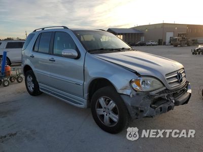 Czwarte zdjęcie samochodu z boku: 2005 MERCEDES-BENZ ML 350 VIN:4JGAB57E65A566688 - miniatura