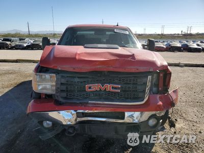 Piąte zdjęcie samochodu w środku: 2011 GMC SIERRA K2500 SLE VIN:1GT120C8XBF262513 - miniatura
