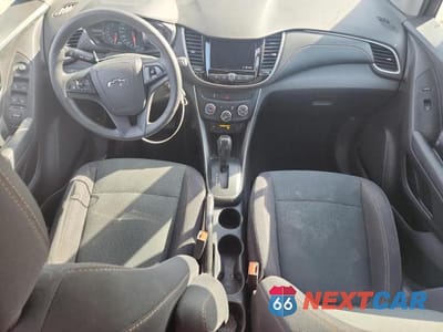 Zdjęcie 8 z 11 samochodu: 2020 CHEVROLET TRAX LS VIN:3GNCJKSB1LL213171 - miniatura