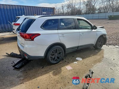 Trzecie zdjęcie samochodu z tyłu: 2019 MITSUBISHI OUTLANDER SE VIN:JA4AD3A31KZ035304 - miniatura