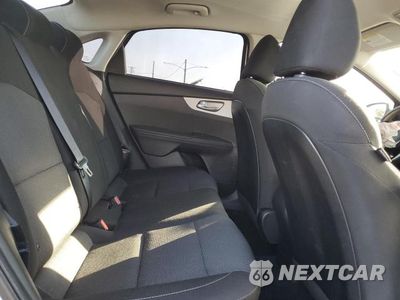 Zdjęcie 10 z 12 samochodu: 2023 KIA FORTE LX VIN:3KPF24AD9PE650802 - miniatura
