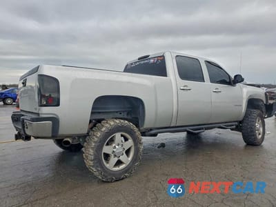 Trzecie zdjęcie samochodu z tyłu: 2011 CHEVROLET SILVERADO K2500 HEAVY DUTY LTZ VIN:1GC1KYEG5BF241393 - miniatura