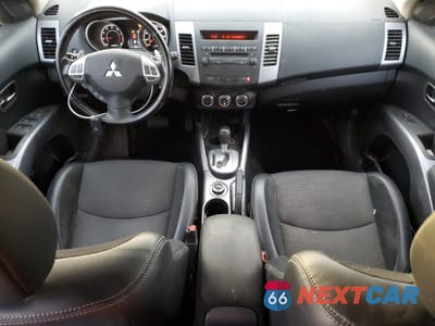 Zdjęcie 8 z 16 samochodu: 2013 MITSUBISHI OUTLANDER SE VIN:JA4JT3AW5DU004909 - miniatura