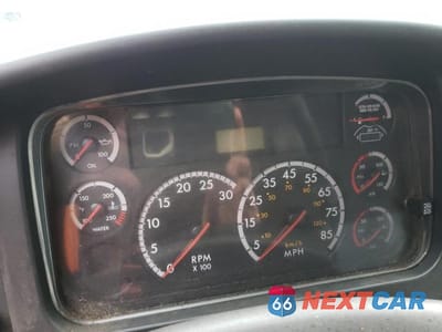 Zdjęcie 8 z 10 samochodu: 2011 FREIGHTLINER M2 106 MEDIUM DUTY VIN:1FVACXBS5BHAZ2317 - miniatura