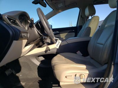 Zdjęcie 7 z 13 samochodu: 2018 BUICK ENCLAVE ESSENCE VIN:5GAERBKW5JJ138560 - miniatura