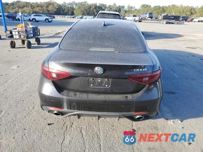 Zdjęcie 6 z 11 samochodu: 2017 ALFA ROMEO GIULIA VIN:ZARFAEBN2H7535451 - miniatura