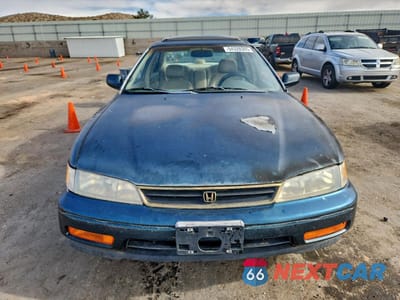 Piąte zdjęcie samochodu w środku: 1995 HONDA ACCORD EX VIN:1HGCE6660SA012824 - miniatura