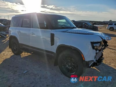 Czwarte zdjęcie samochodu z boku: 2024 LAND ROVER DEFENDER 110 S VIN:SALEJ7EX2R2258239 - miniatura