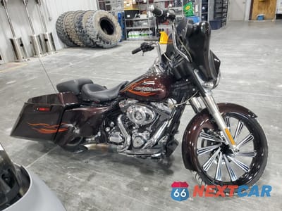 2011 HARLEY-DAVIDSON FLHX 1HD1KBM16BB654049 - główne zdjęcie licytacji z USA - miniatura