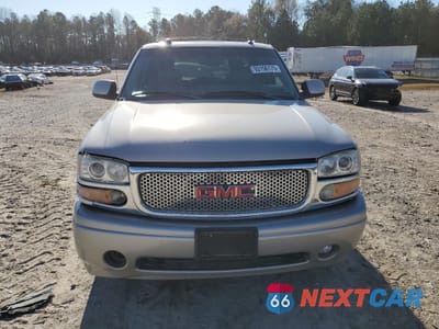 Piąte zdjęcie samochodu w środku: 2005 GMC YUKON XL DENALI VIN:1GKFK66UX5J197489 - miniatura
