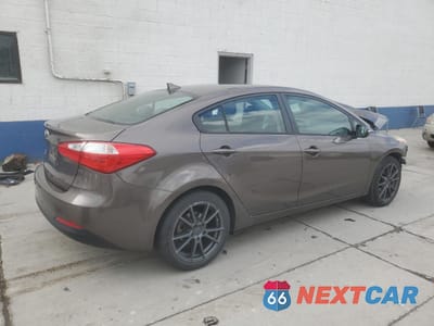 Trzecie zdjęcie samochodu z tyłu: 2015 KIA FORTE LX VIN:KNAFX4A61F5277829 - miniatura