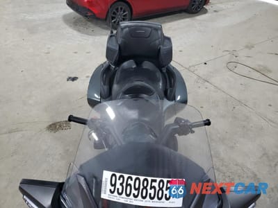 Piąte zdjęcie samochodu w środku: 2018 CAN-AM SPYDER ROADSTER RT VIN:2BXNBDD29JV004176 - miniatura